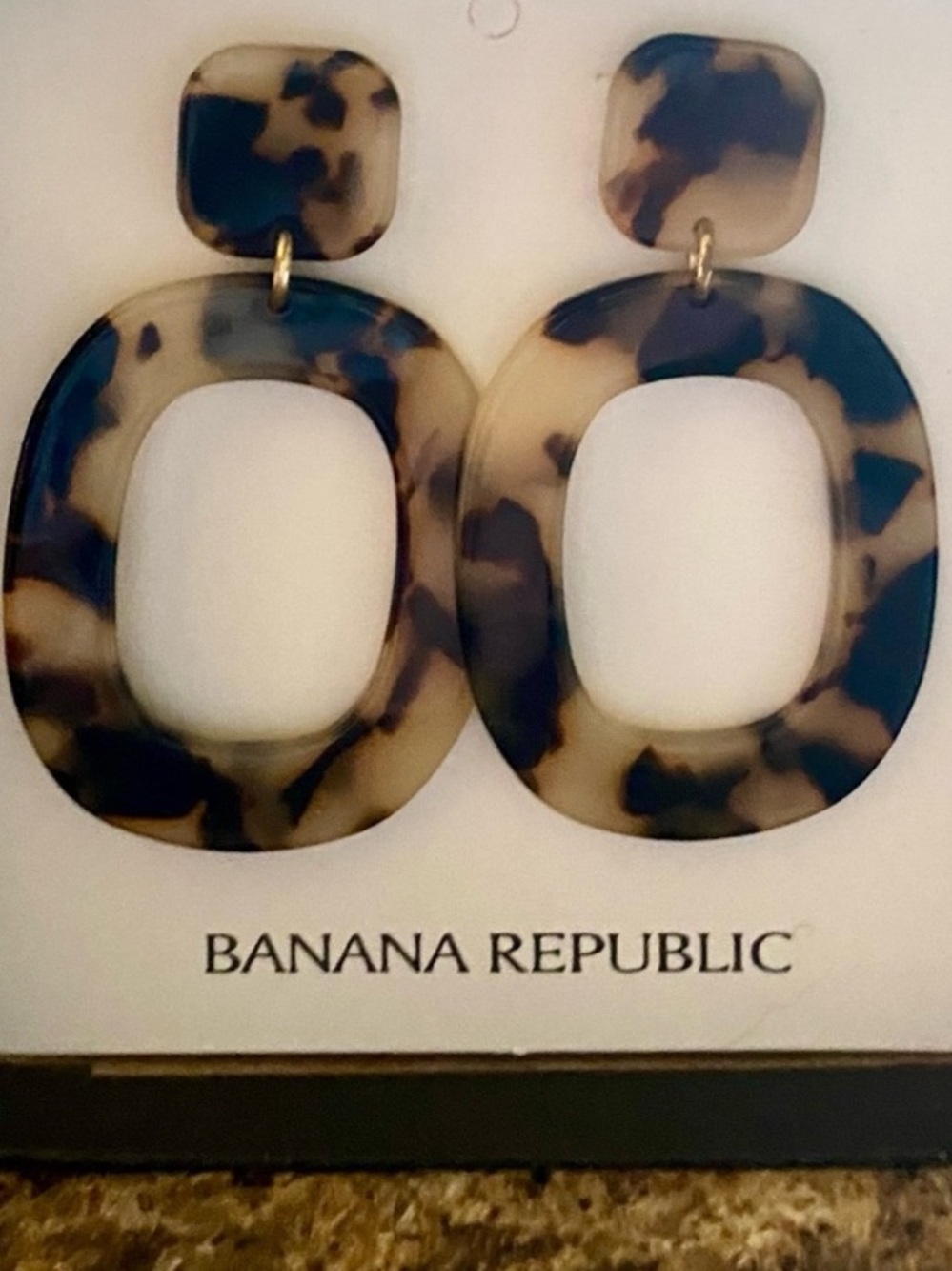 BANANA REPUBLIC BROWN & CREAM FAUX TORTOISE SHELL EARRINGS FOR PIERCED EARS
